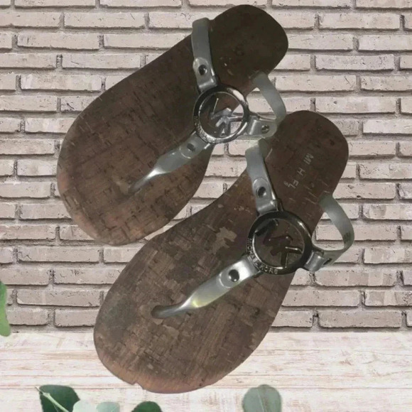 Michael Kors sandals Size 6 medium - Picture 3 of 5